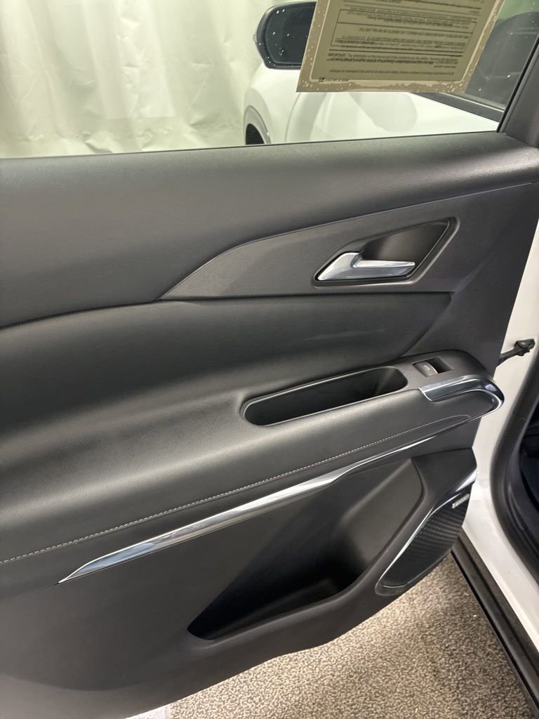 Used 2025 Chevrolet Traverse High Country image 24