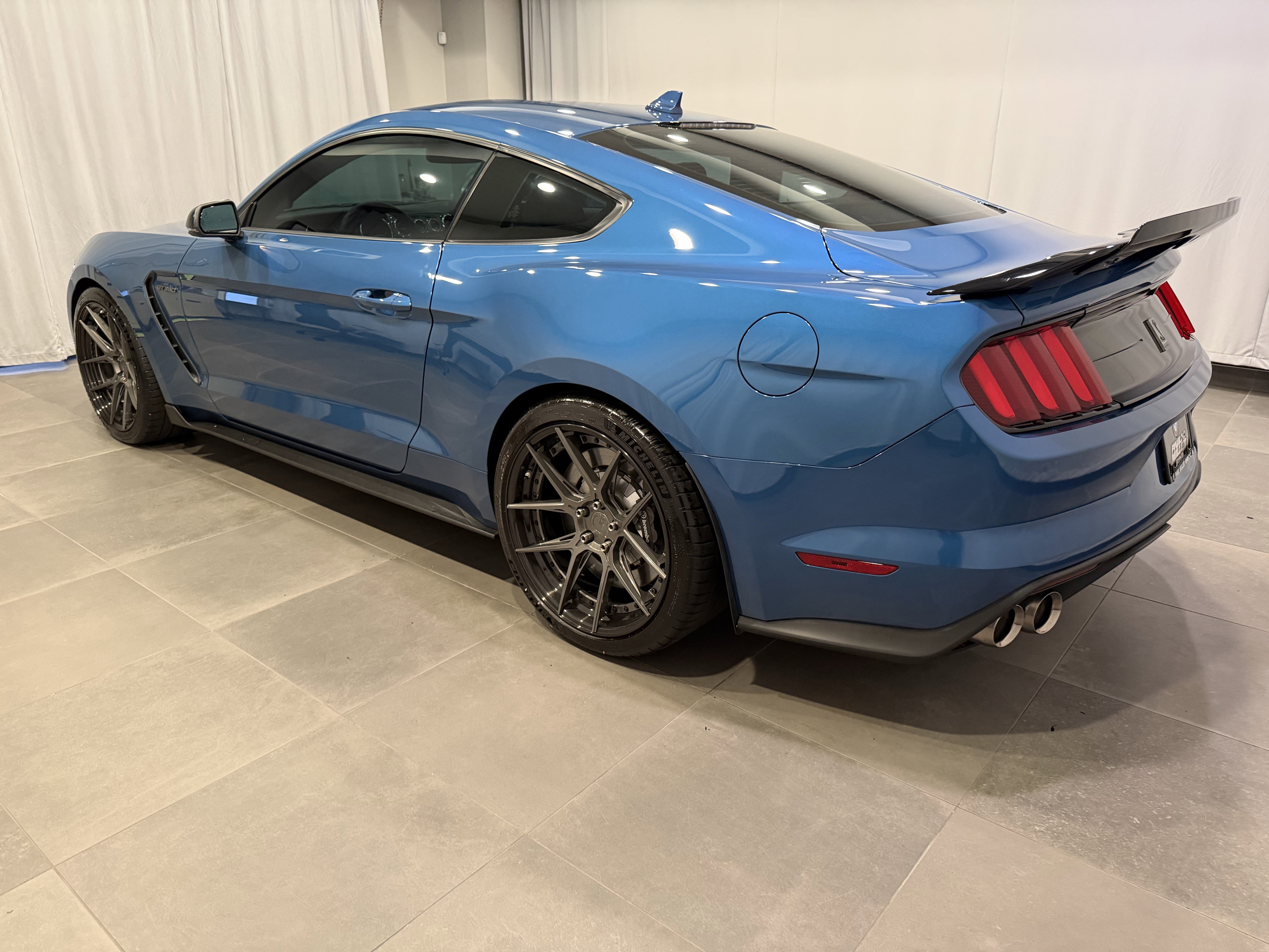 Used 2020 Ford Mustang Shelby GT350 w/ Technology Package image 4