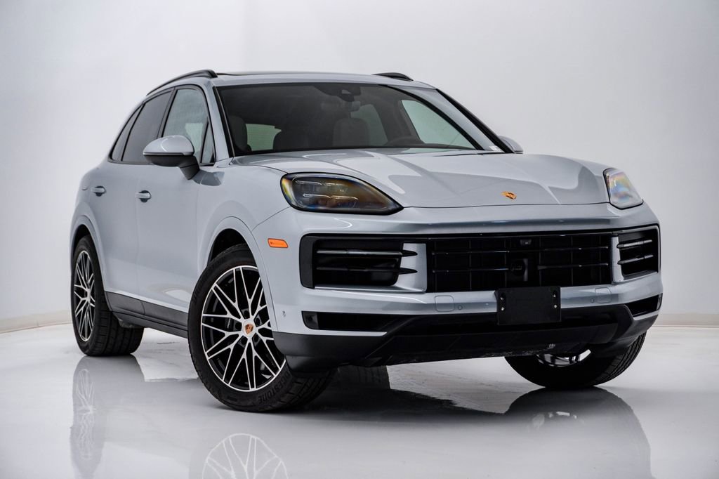 Certified 2025 Porsche Cayenne image 8