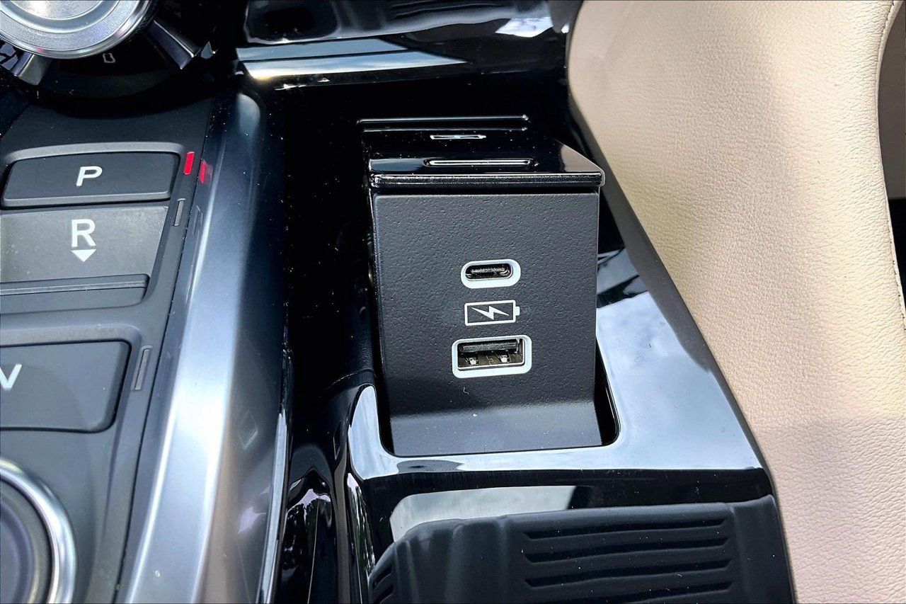 Used 2025 Acura MDX w/ Technology Package FWD image 17