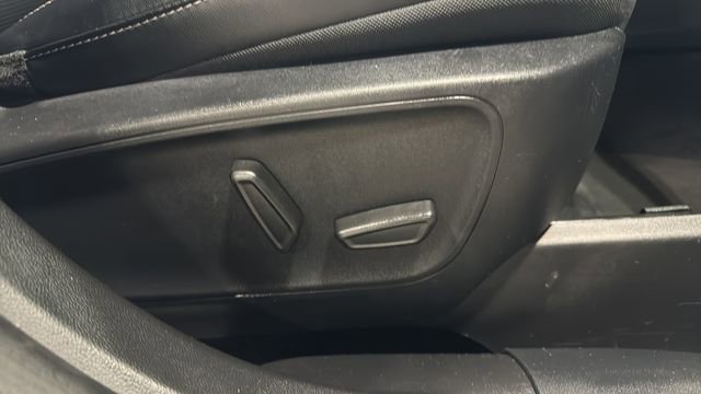 Used 2024 Ford Escape Platinum image 29