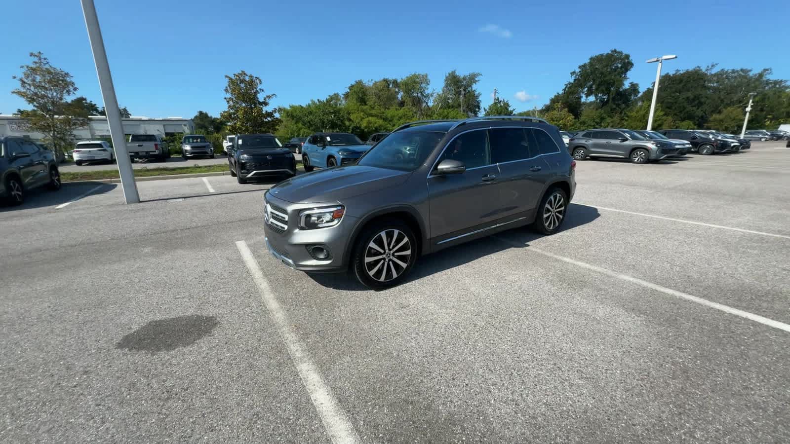 Used 2023 Mercedes-Benz GLB 250 w/ Premium Package image 4