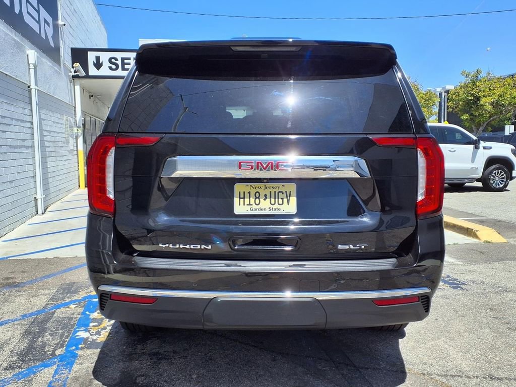 Used 2024 GMC Yukon XL SLT AWD/4WD image 11