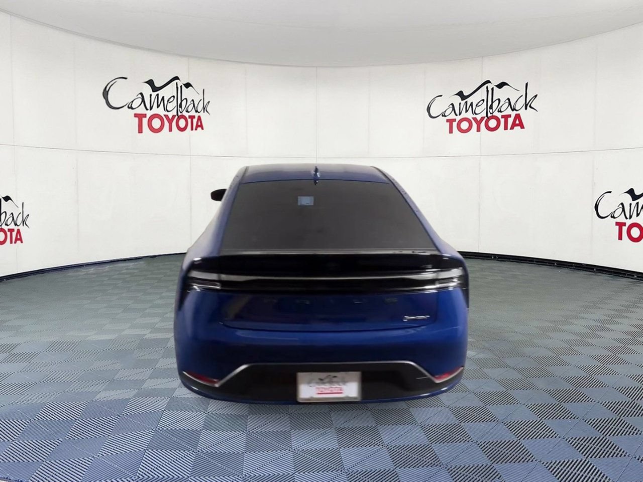 Used 2025 Toyota Prius Plug-In Hybrid FWD image 9