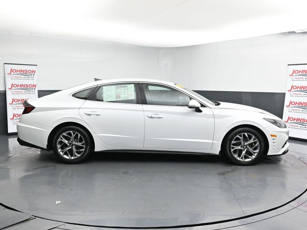 Used 2020 Hyundai Sonata SEL w/ Winter Weather Package image 9