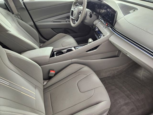 Certified 2025 Hyundai Elantra SEL FWD image 14