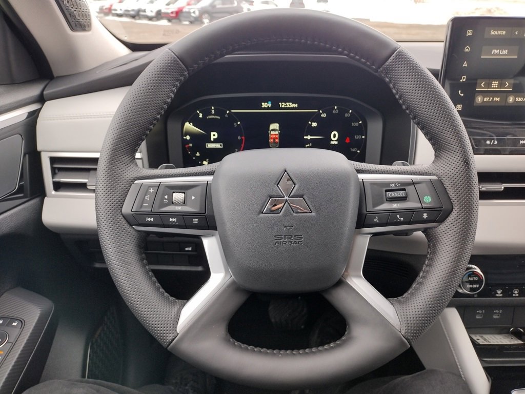 New 2026 Mitsubishi Outlander SE image 7