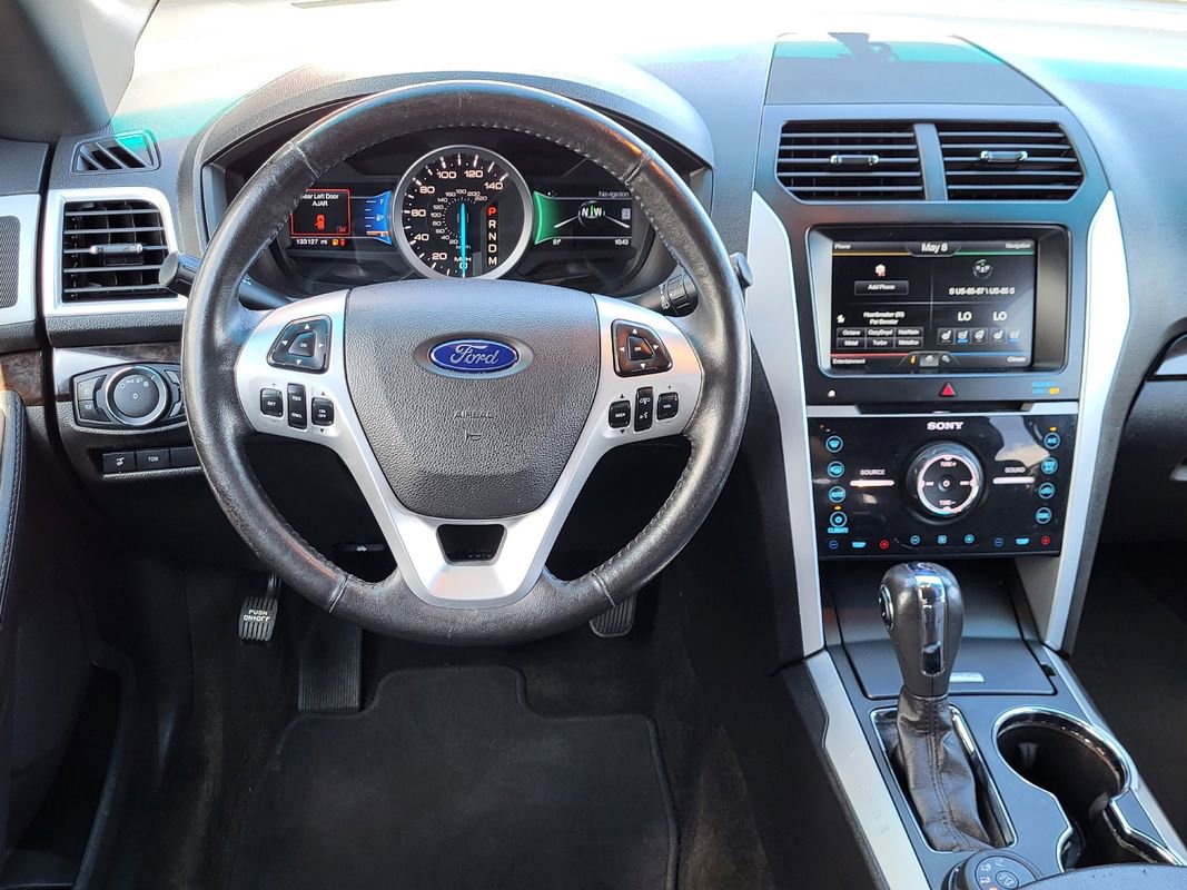 Used 2015 Ford Explorer Limited w/ Equipment Group 301A AWD/4WD image 27