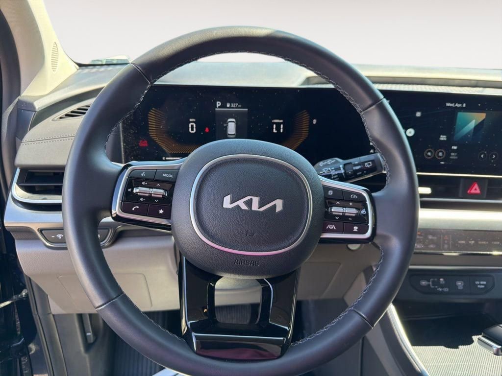 Certified 2025 Kia Carnival FWD image 13