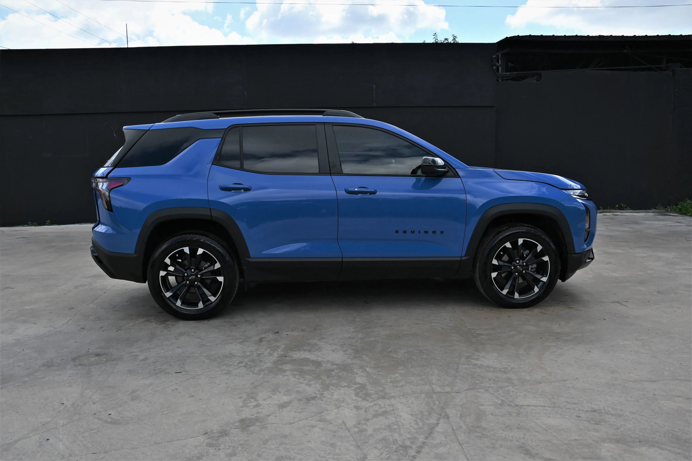 Used 2025 Chevrolet Equinox RS FWD image 5