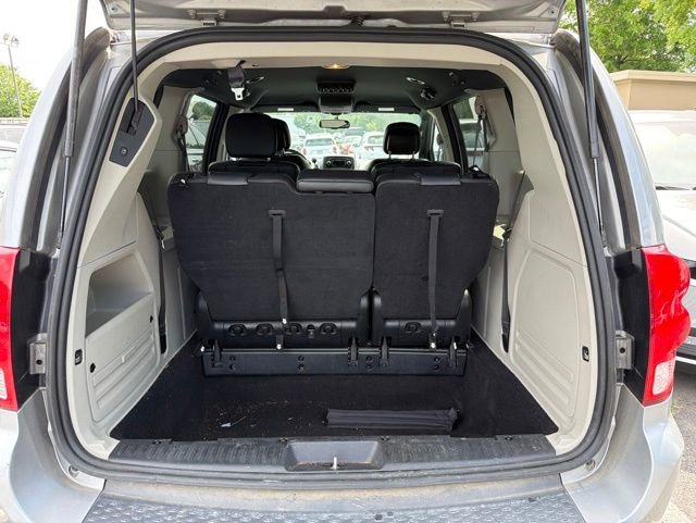 Used 2017 Dodge Grand Caravan SXT FWD image 5