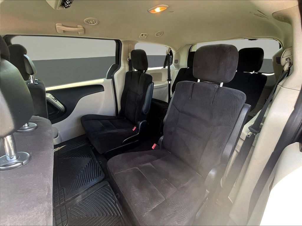 Used 2014 Dodge Grand Caravan SXT FWD image 22