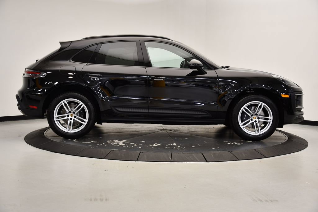 Used 2025 Porsche Macan image 6
