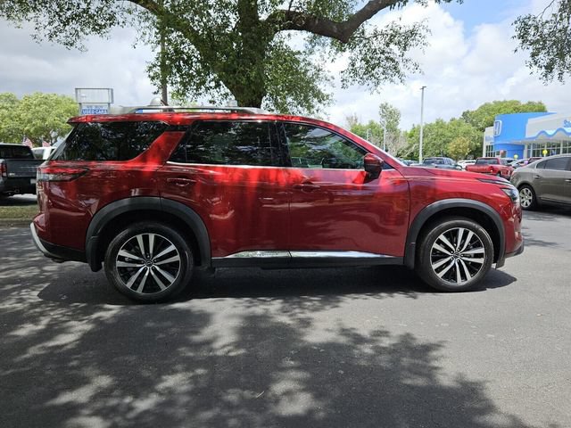 Used 2025 Nissan Pathfinder Platinum AWD/4WD image 6