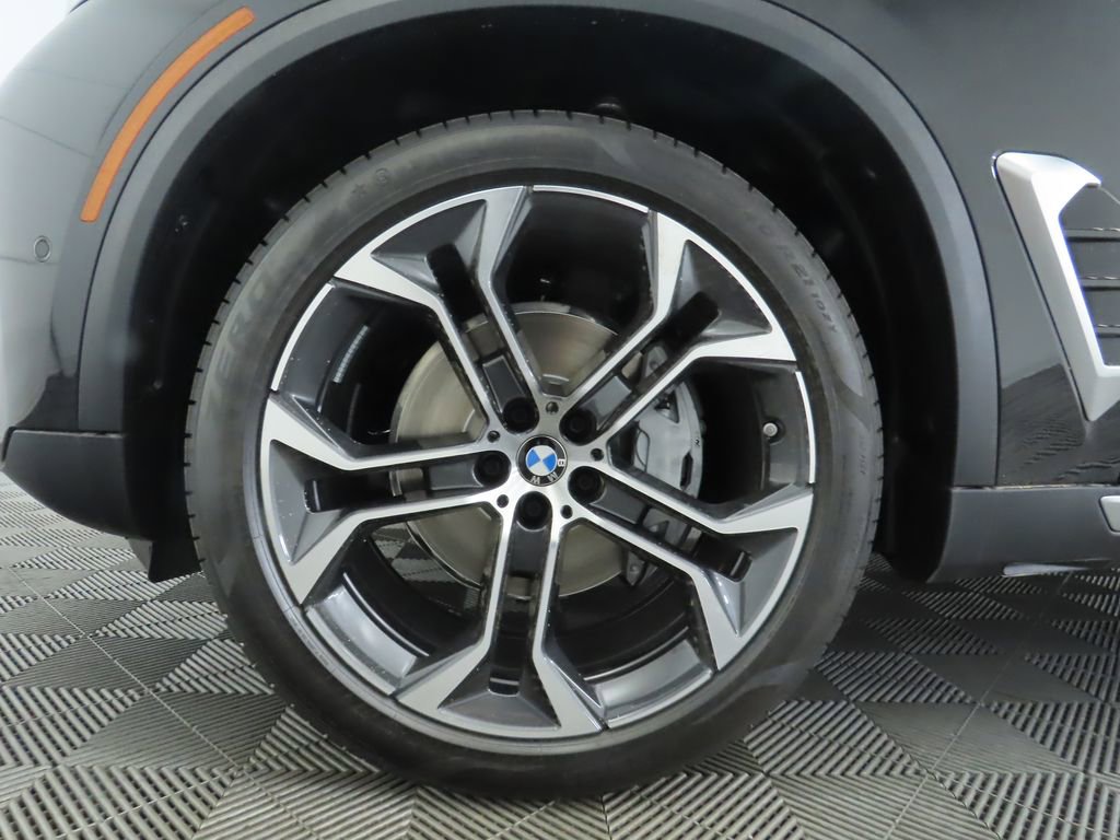 Certified 2026 BMW X5 sDrive40i w/ Climate Comfort Package RWD image 32
