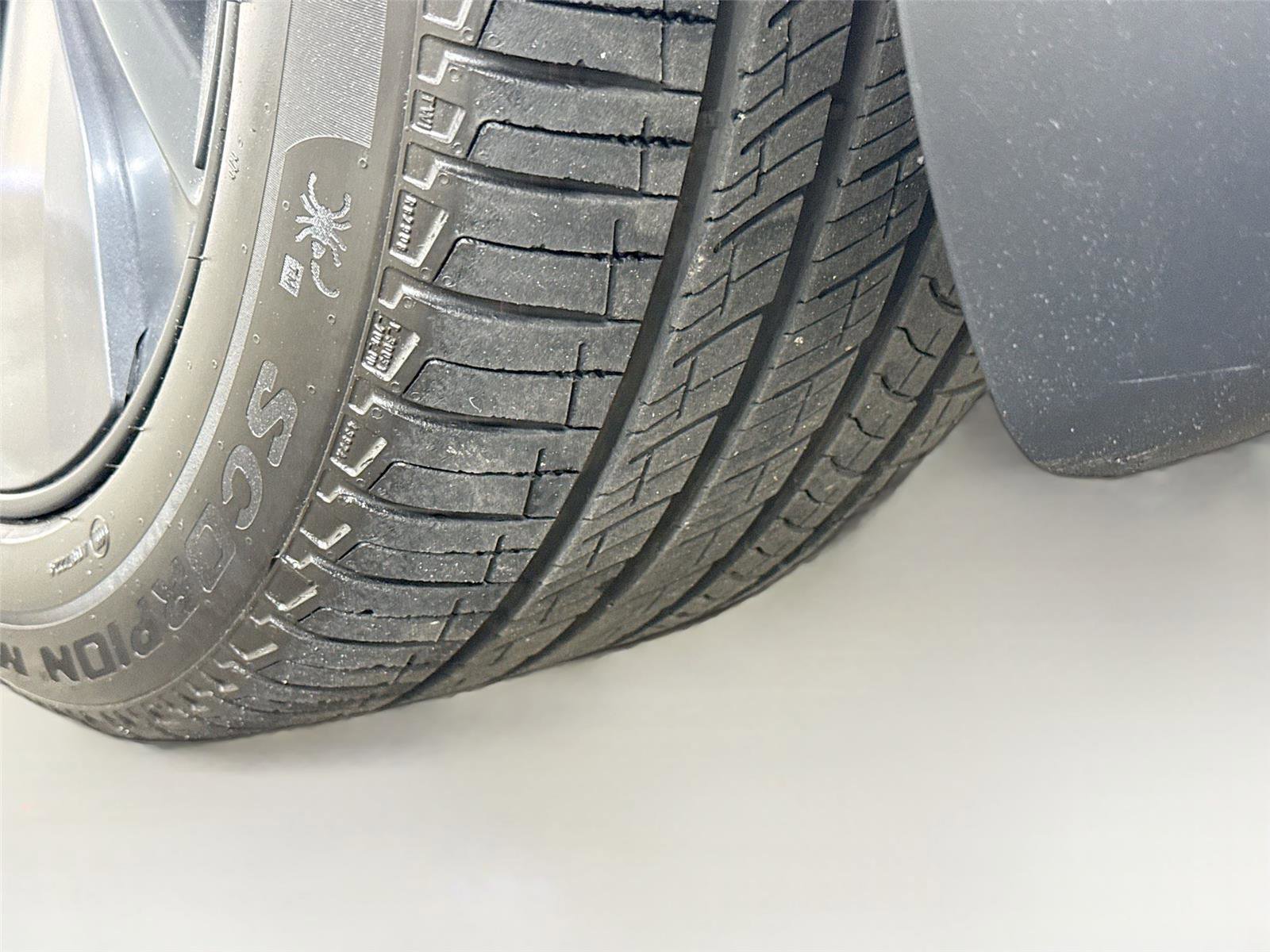 Used 2026 Tesla Model Y 2WD image 33