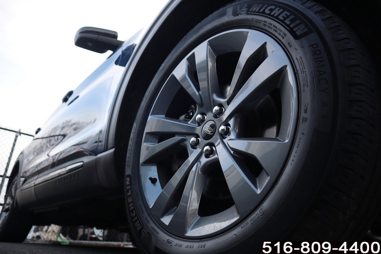 Used 2022 Ford Explorer XLT w/ Equipment Group 202A image 6