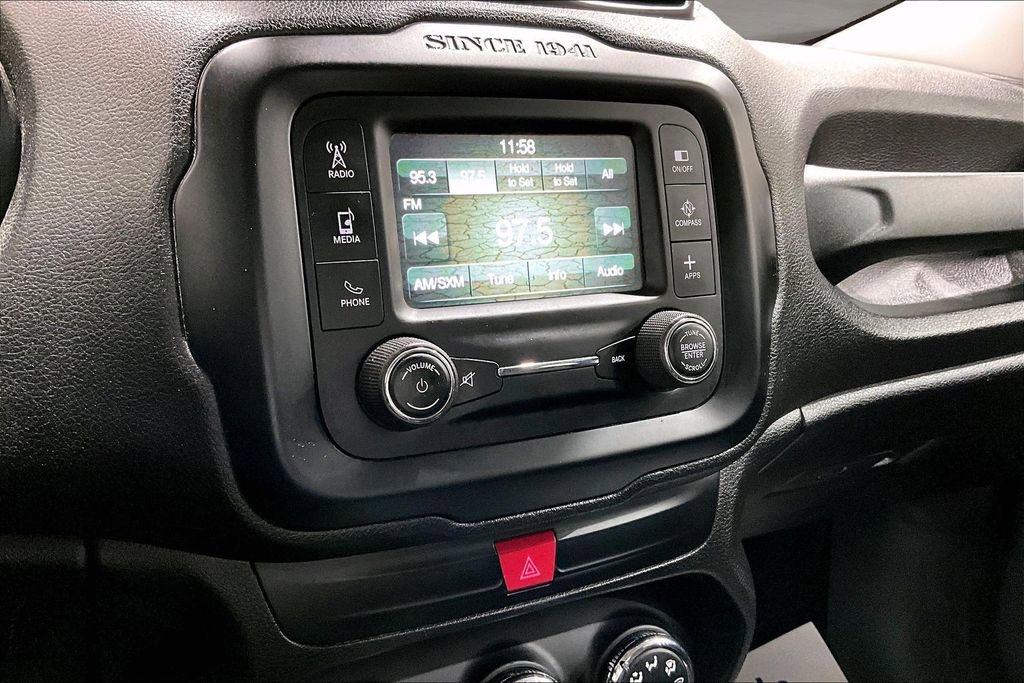 Used 2016 Jeep Renegade Latitude AWD/4WD image 6