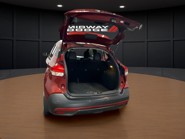 Used 2020 Nissan Kicks SR w/ SR Premium Package FWD image 7