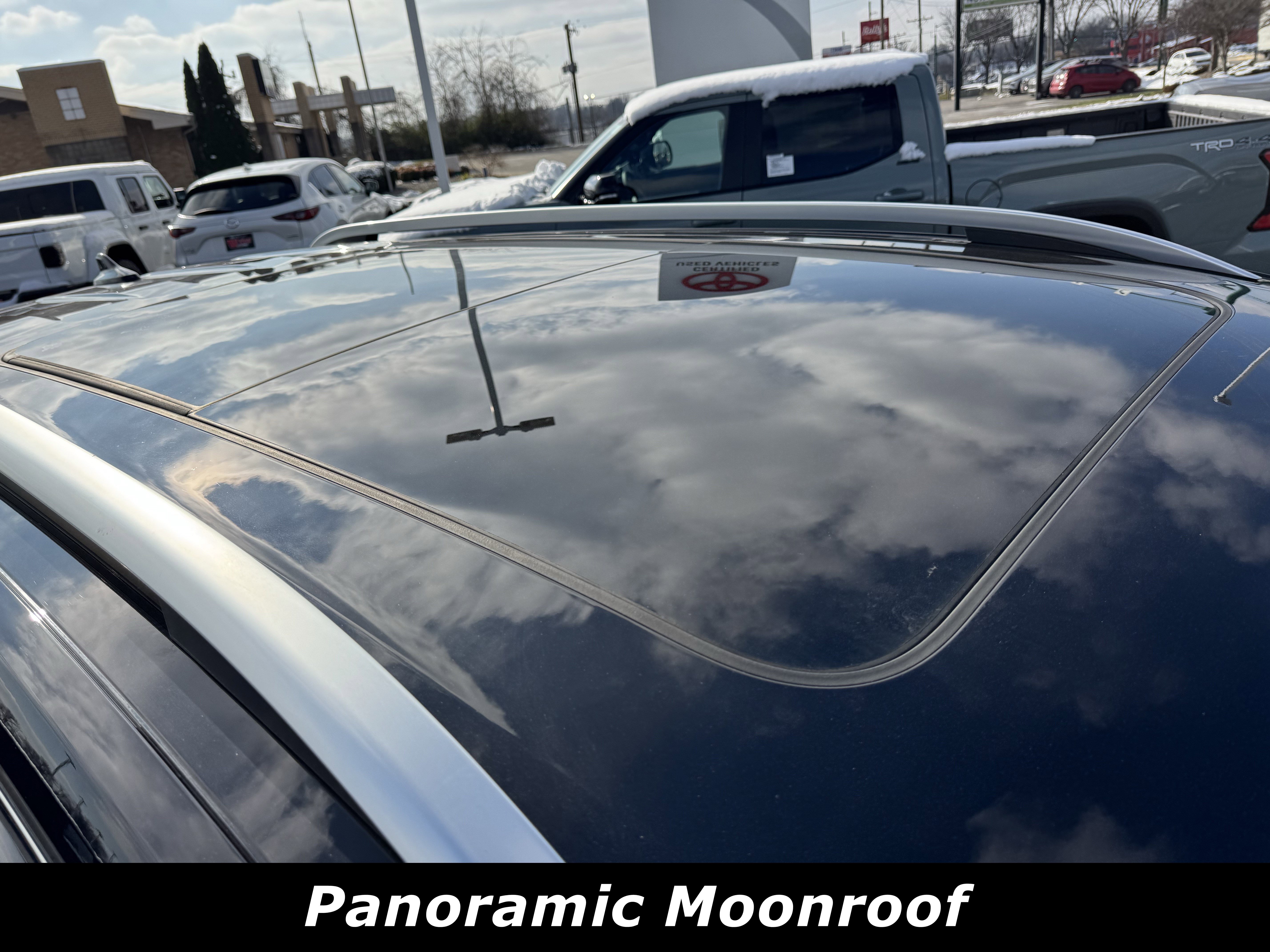 Used 2024 Volkswagen Atlas SEL image 11