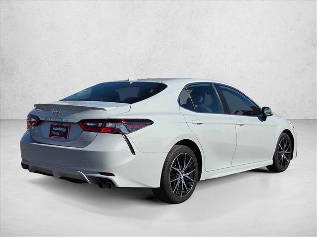 Used 2024 Toyota Camry SE image 5