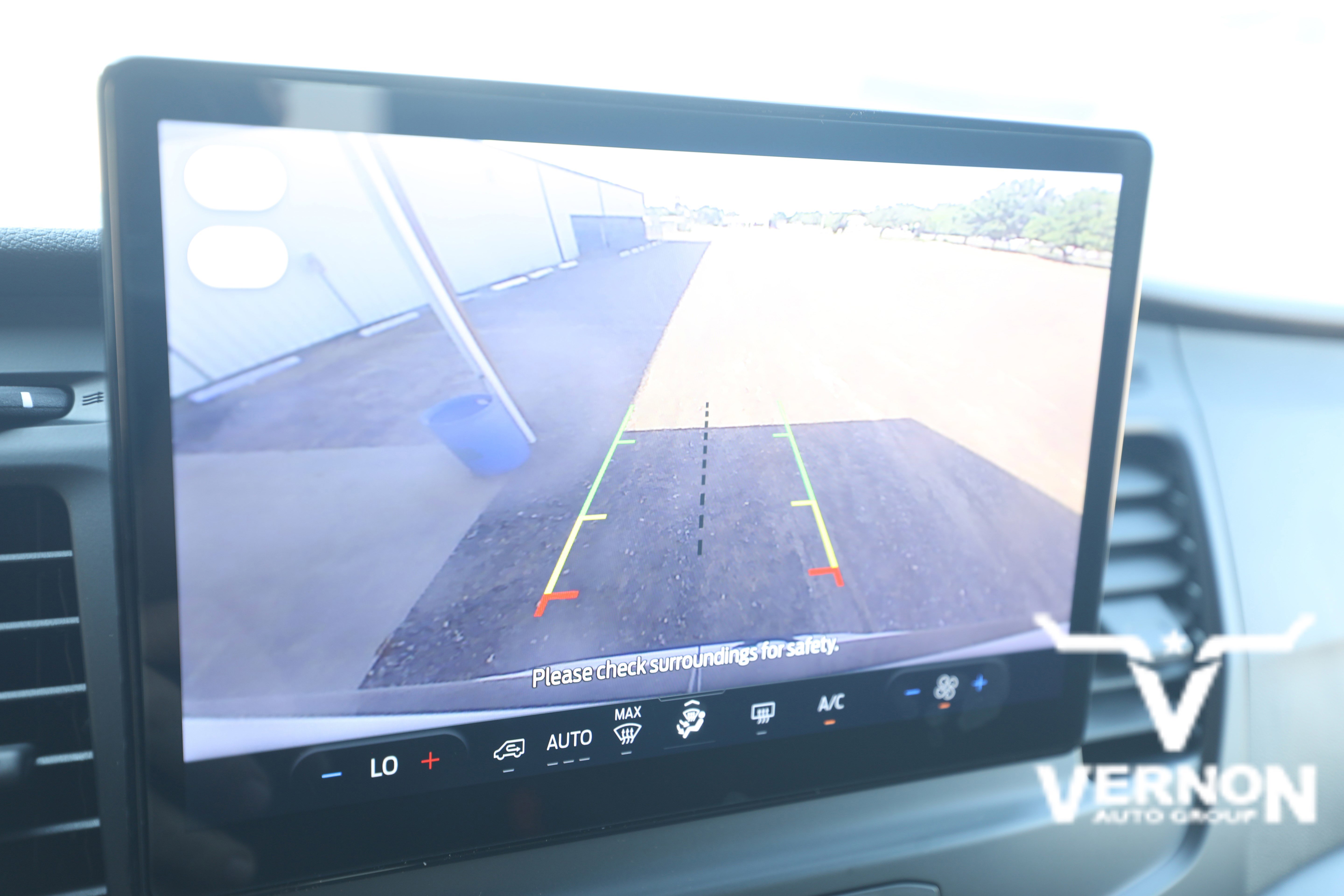 New 2025 Ford Transit 250 148 Medium Roof w/ Load Area Protection Package image 28