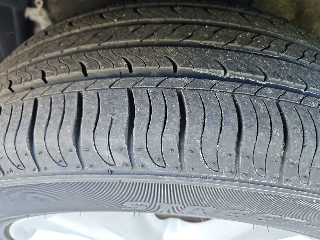 Used 2014 Toyota RAV4 Limited FWD image 32