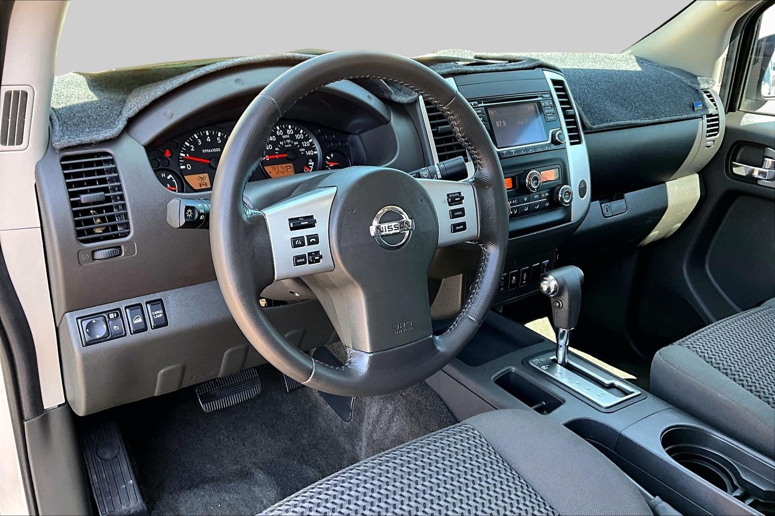Used 2018 Nissan Frontier SV w/ Value Truck Package AWD/4WD image 12