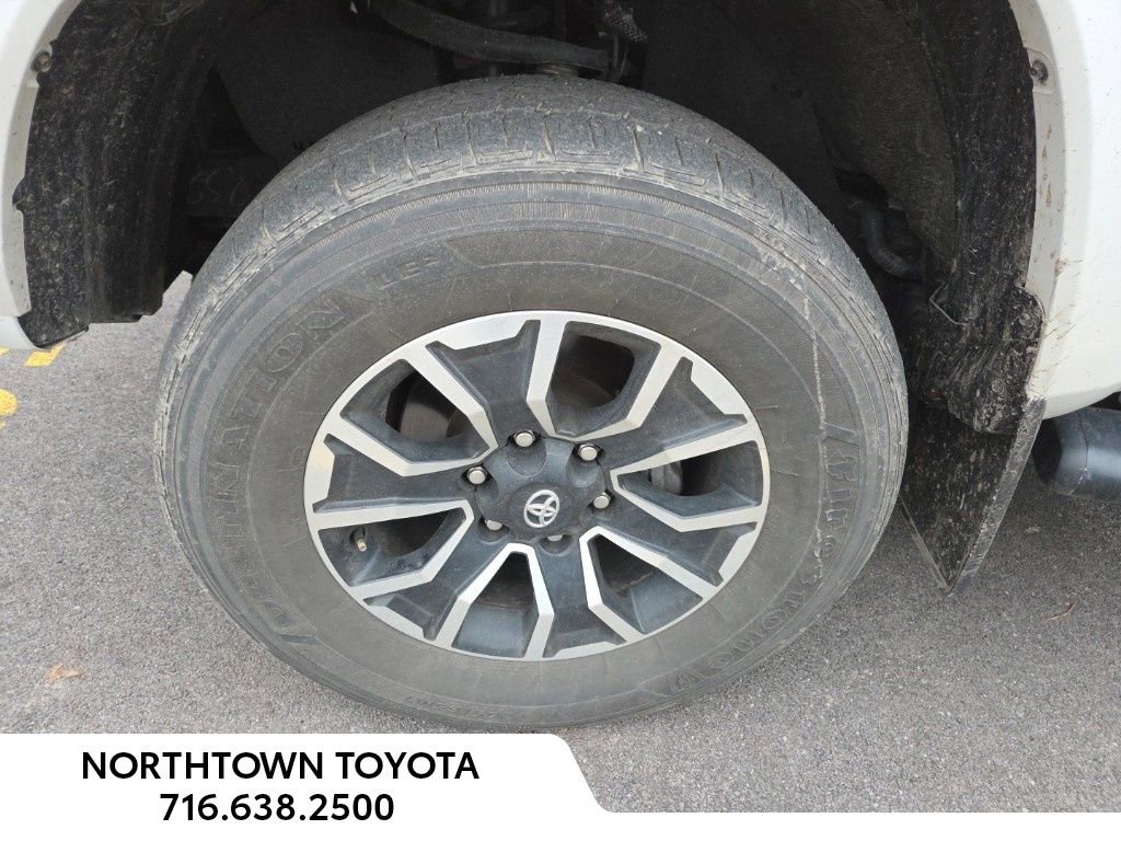 Used 2022 Toyota Tacoma TRD Sport image 9