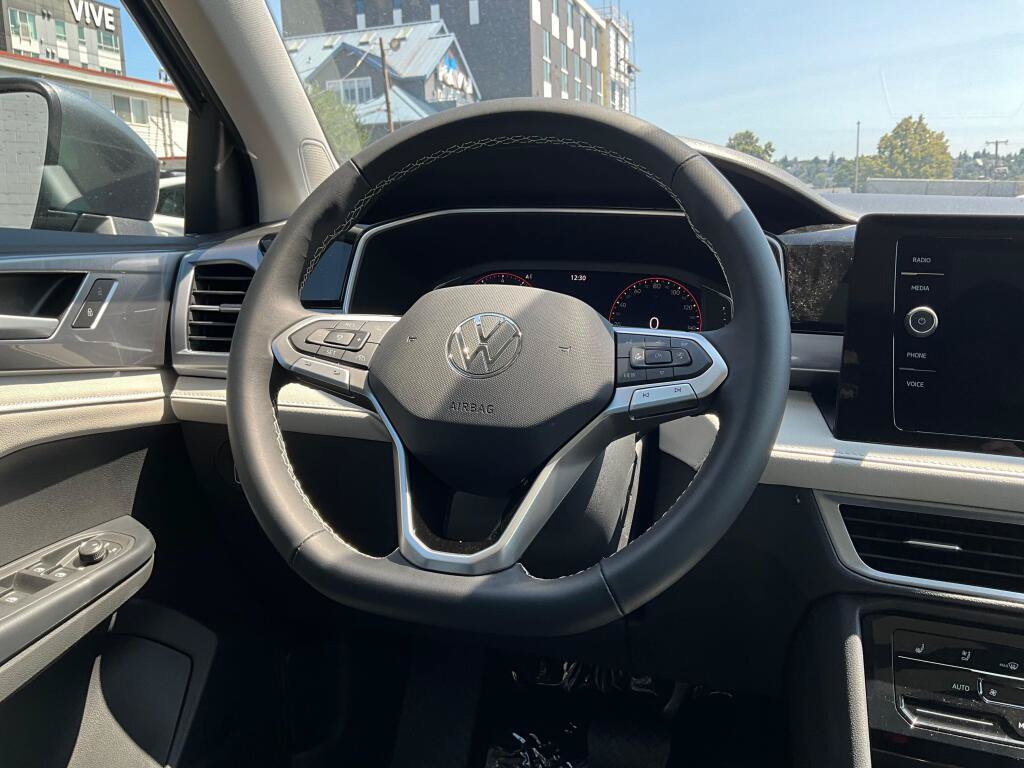 New 2026 Volkswagen Taos SEL AWD/4WD image 21