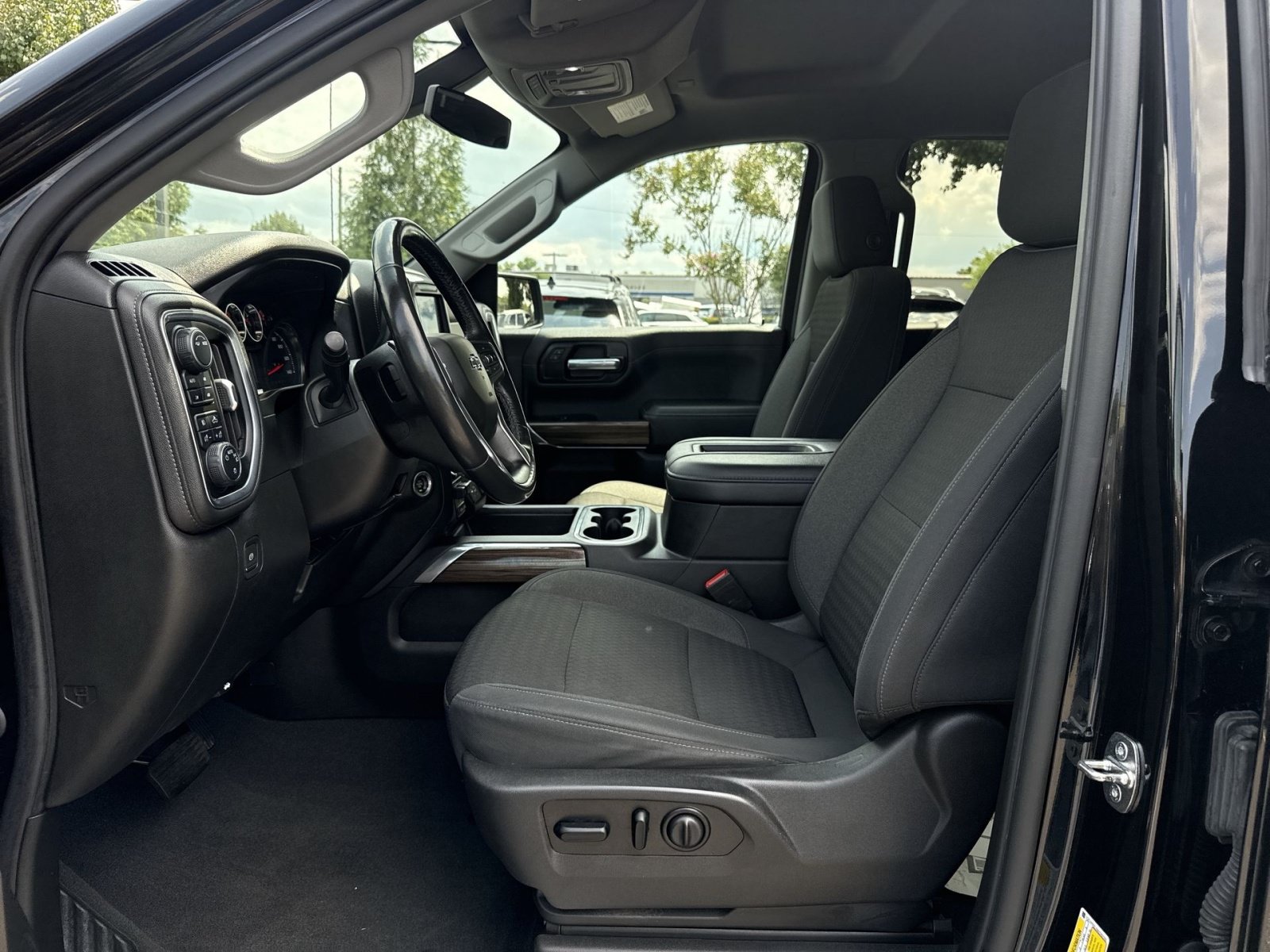 Used 2021 Chevrolet Silverado 1500 RST AWD/4WD image 13
