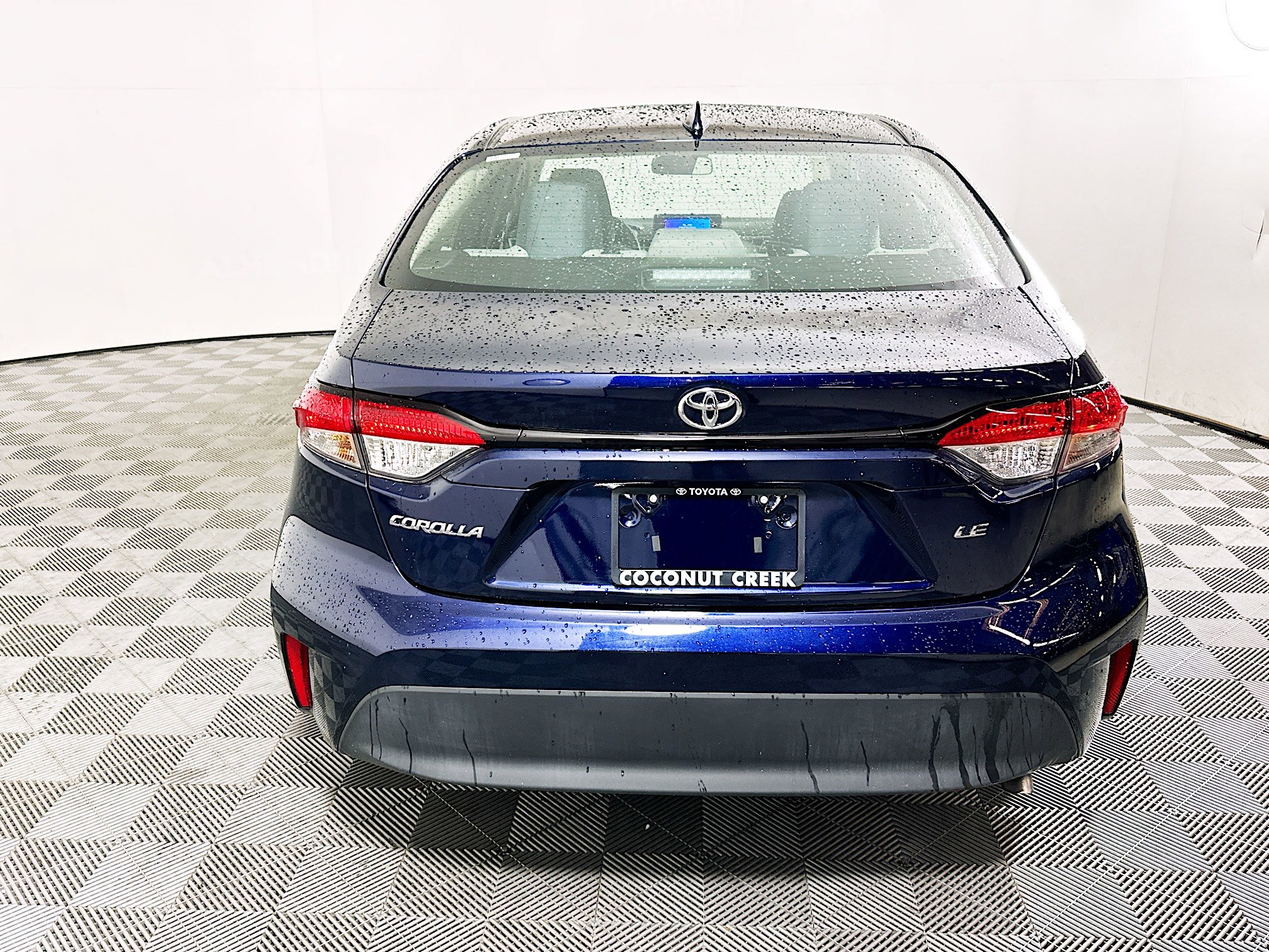 Used 2025 Toyota Corolla LE FWD image 4