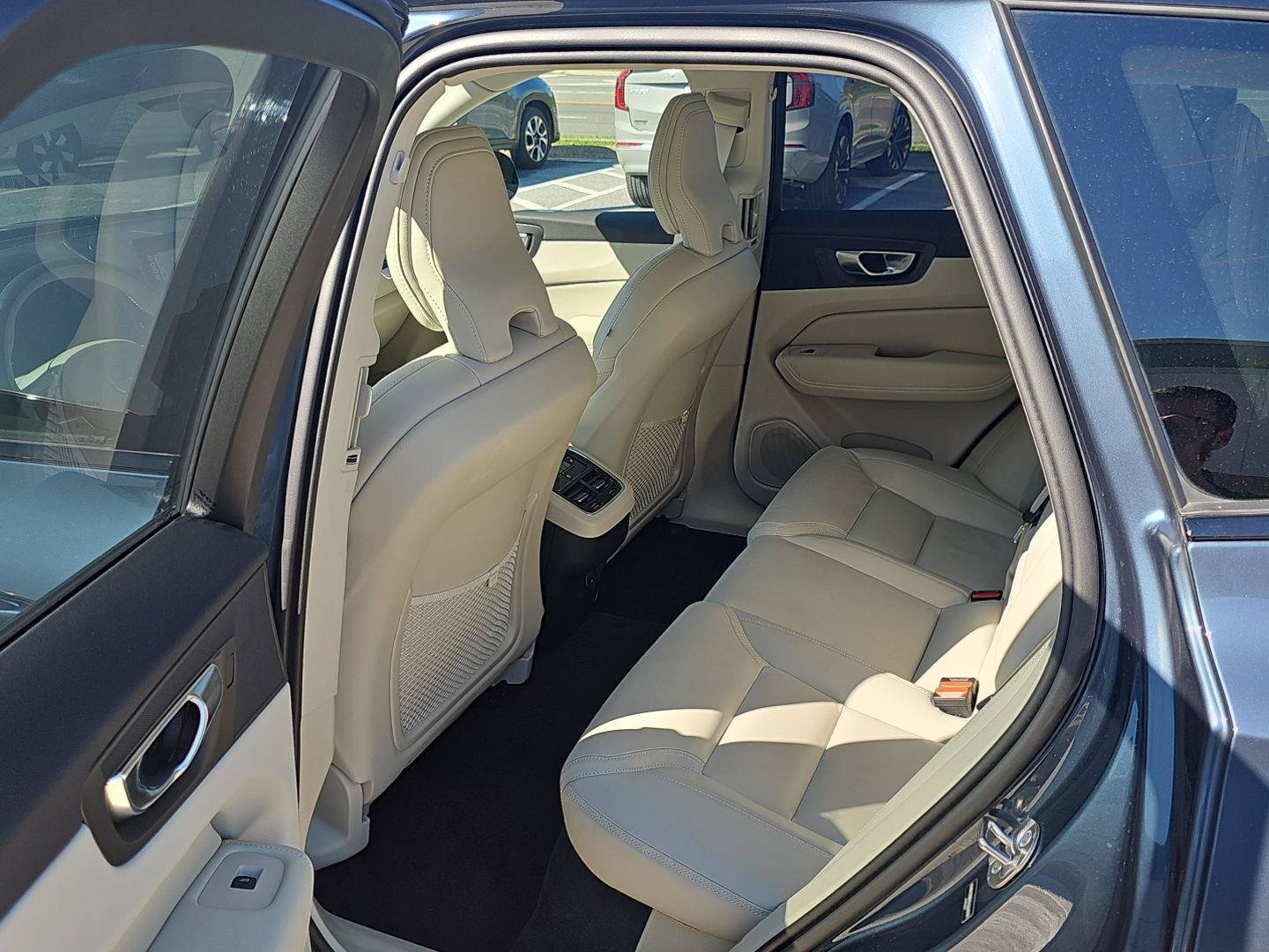 Used 2026 Volvo XC60 B5 Ultra w/ Climate Package AWD/4WD image 22