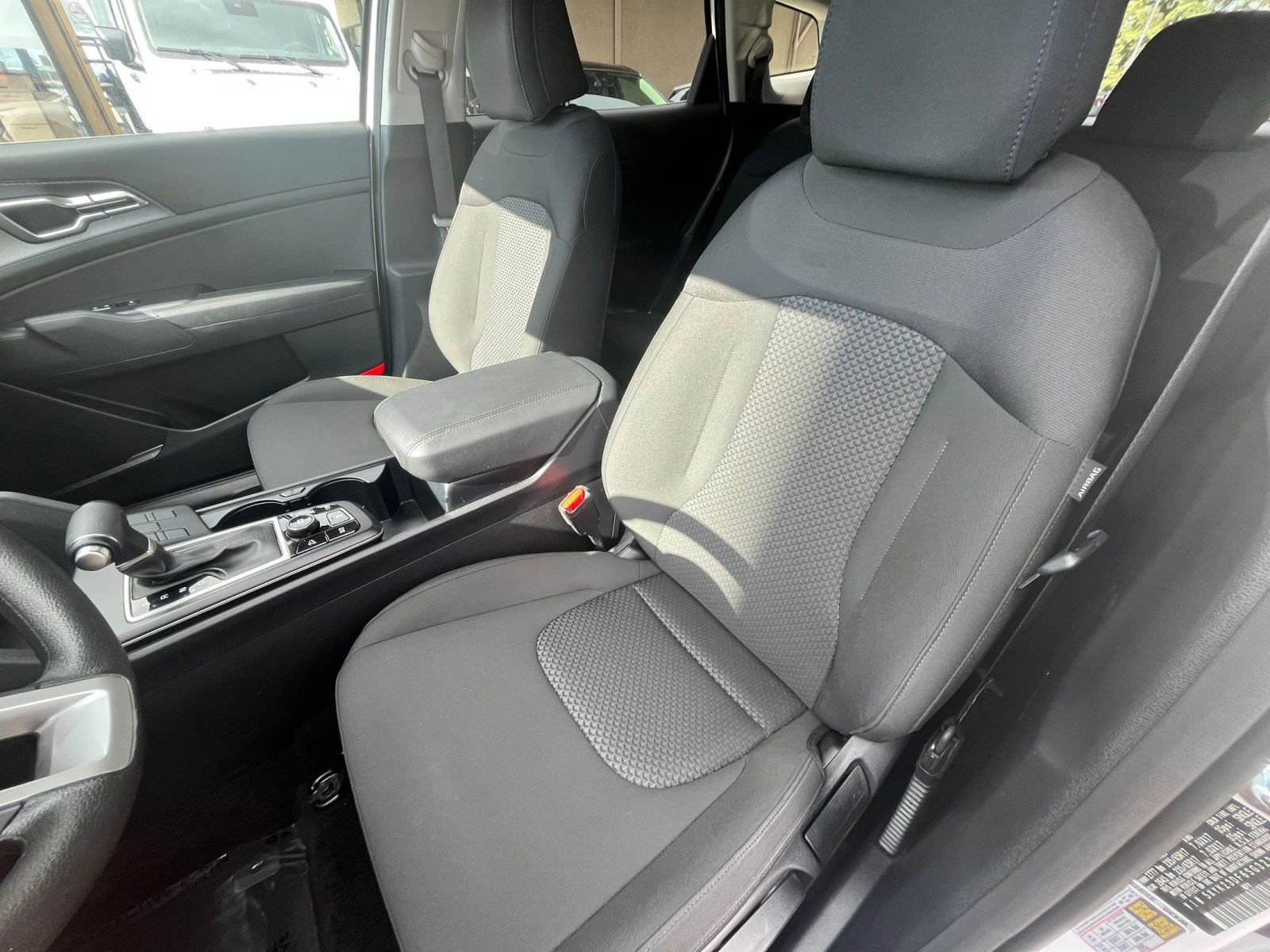 Used 2025 Kia Sportage LX FWD image 36