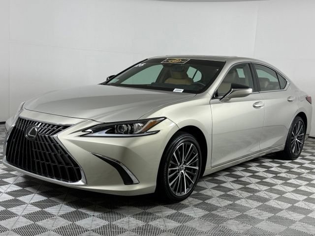 Used 2025 Lexus ES 350 w/ Premium Package FWD image 2