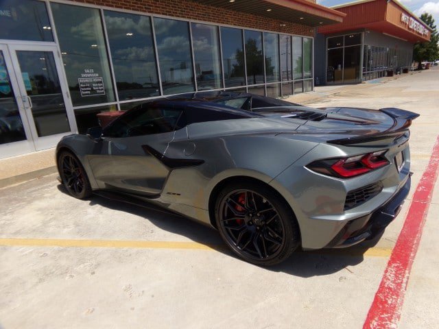 Used 2023 Chevrolet Corvette Z06 RWD image 23