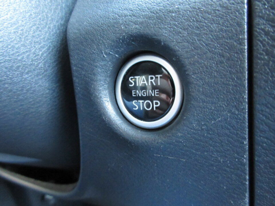 Used 2023 Nissan Frontier SV w/ SV Premium Package image 19