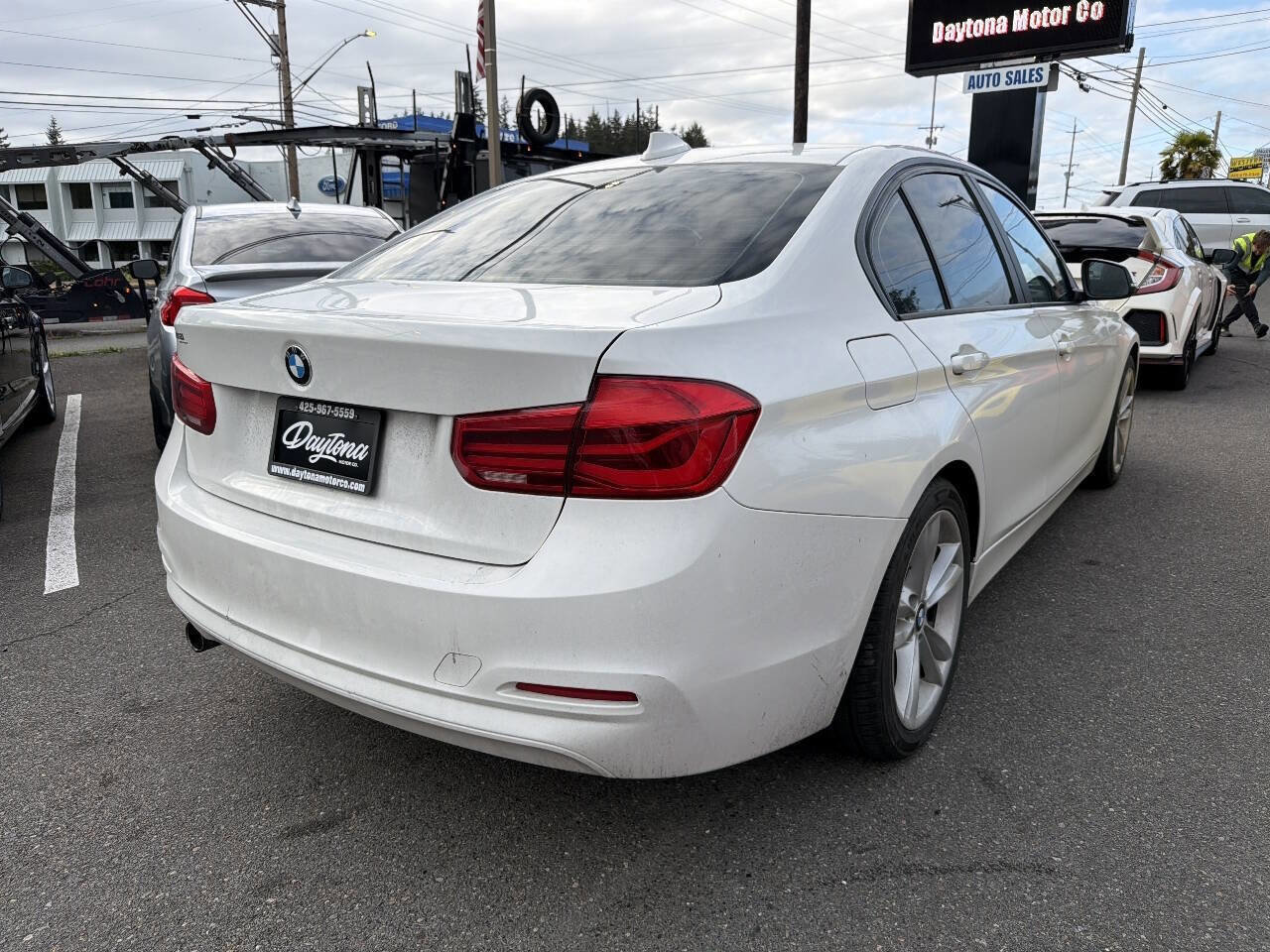 Used 2016 BMW 320i Sedan RWD image 3