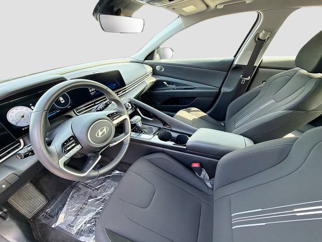 Certified 2025 Hyundai Elantra SEL FWD image 21