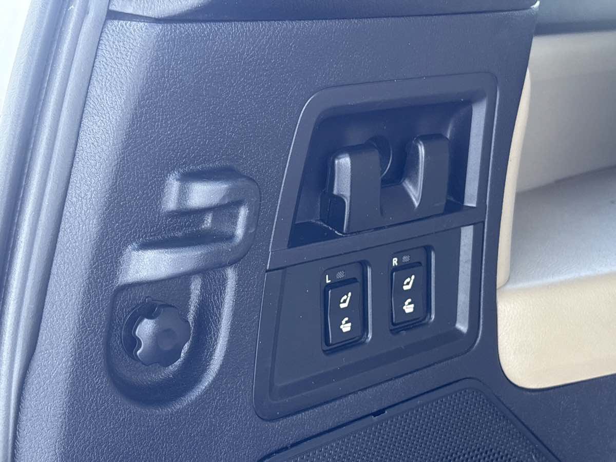 Used 2015 Toyota Sequoia Platinum RWD image 11