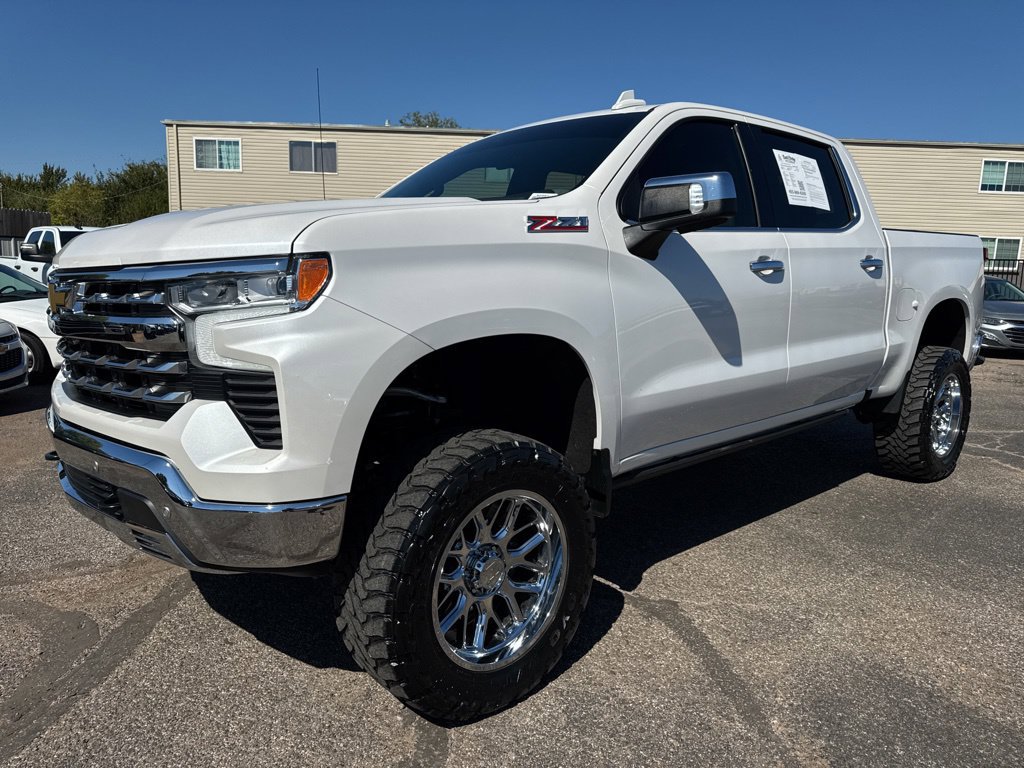 Used 2022 Chevrolet Silverado 1500 LTZ AWD/4WD image 3