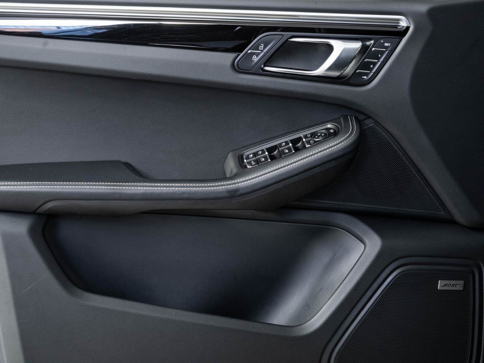 Used 2024 Porsche Macan S AWD/4WD image 6