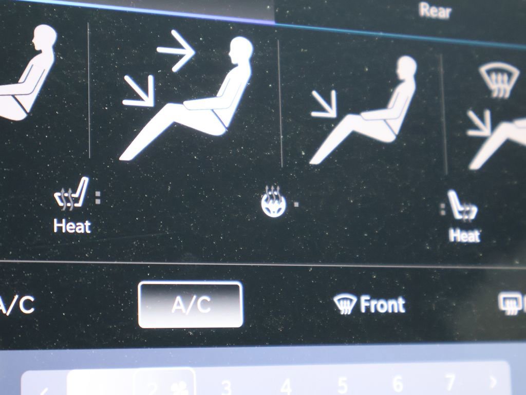Used 2025 Chrysler Pacifica Select FWD image 34