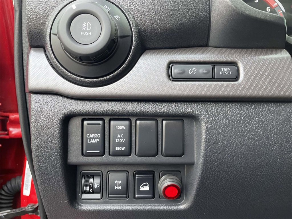 Used 2023 Nissan Titan PRO-4X w/ Pro-4x Convenience Package image 19