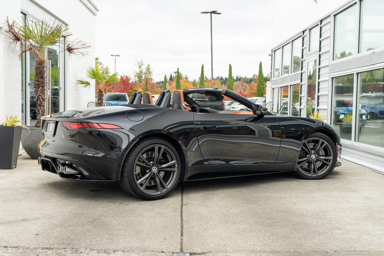 Used 2024 Jaguar F-TYPE R AWD/4WD image 9