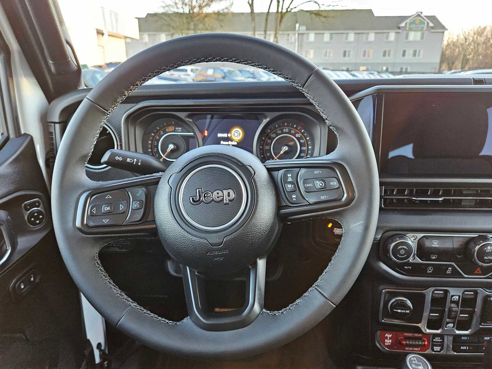 Used 2025 Jeep Wrangler Unlimited Rubicon w/ Technology Group image 20