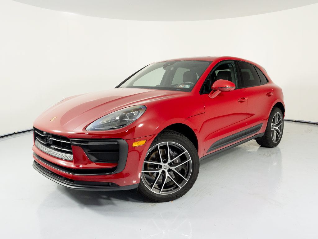 Certified 2026 Porsche Macan AWD/4WD image 1
