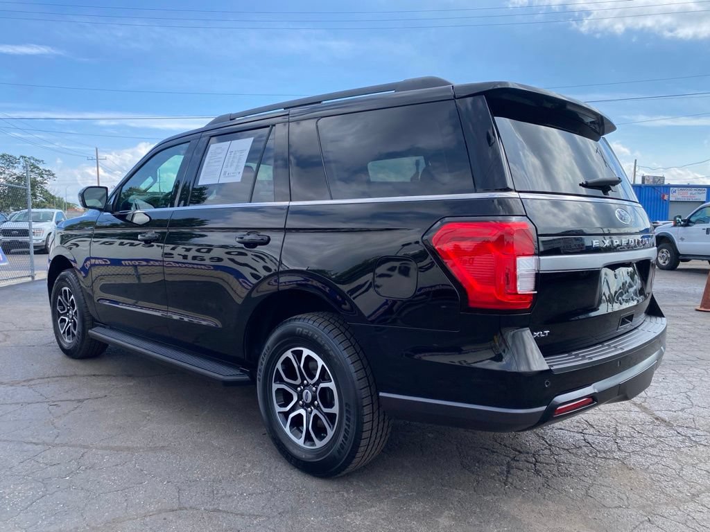 Used 2024 Ford Expedition XLT AWD/4WD image 7