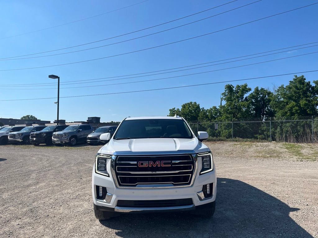 Used 2023 GMC Yukon SLT AWD/4WD image 4