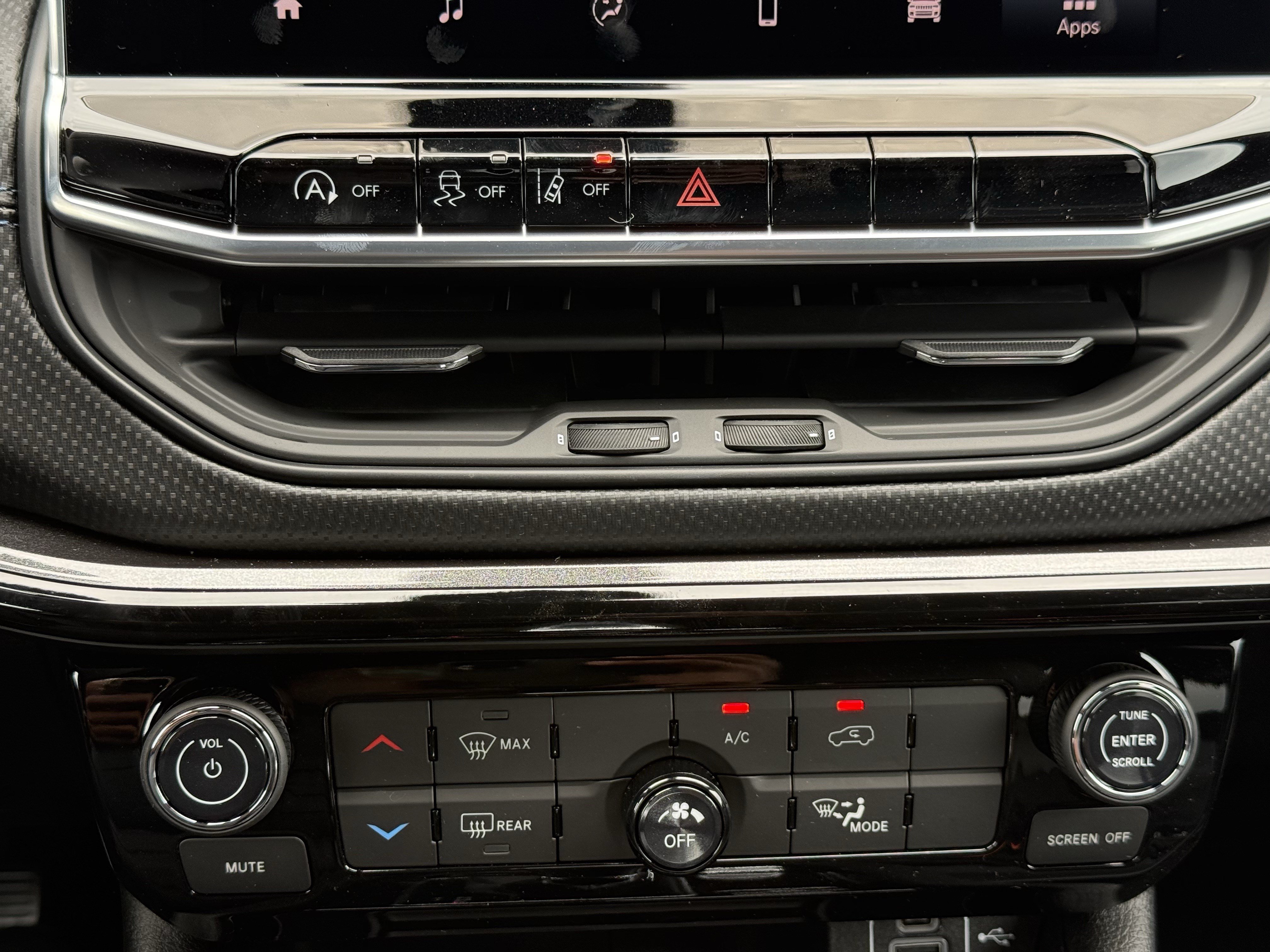 New 2026 Jeep Compass Latitude AWD/4WD image 26